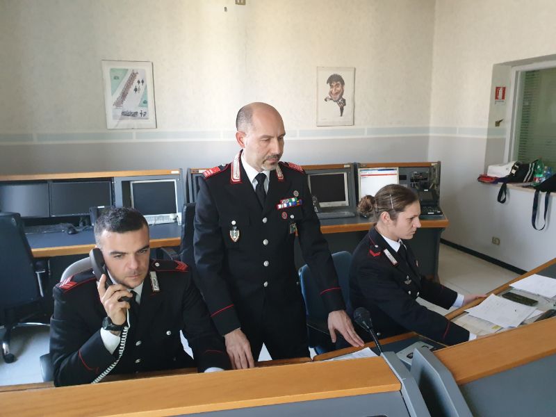 Vuole farla finita: la telefonata della salvezza ai Carabinieri