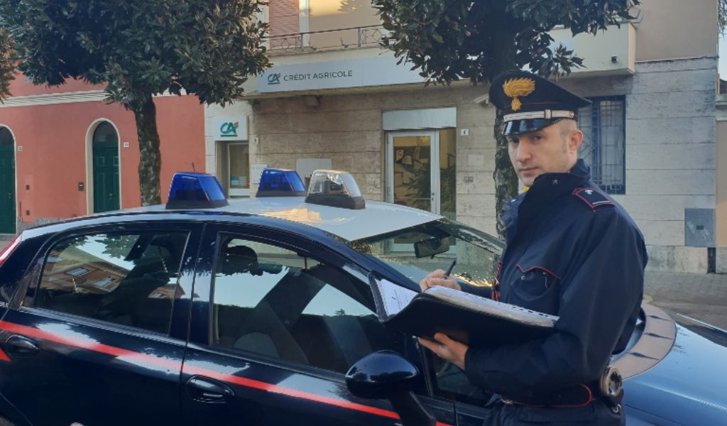 Ruba bancomat alla madre del fidanzato e va a giocare alle “slot”: denunciata