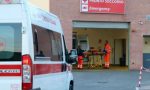 Auto contro ambulanza nel piazzale dell'ospedale