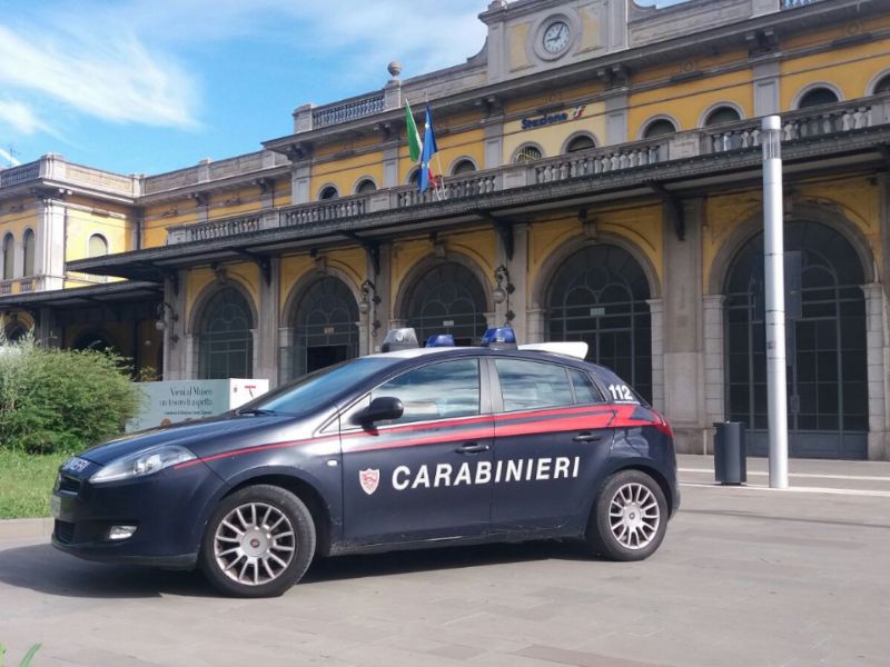 Controlli straordinari nel fine settimana, 5 persone denunciate