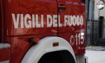 Incendio in palazzina di tre piani, quattro persone in ospedale tra cui una donna incinta