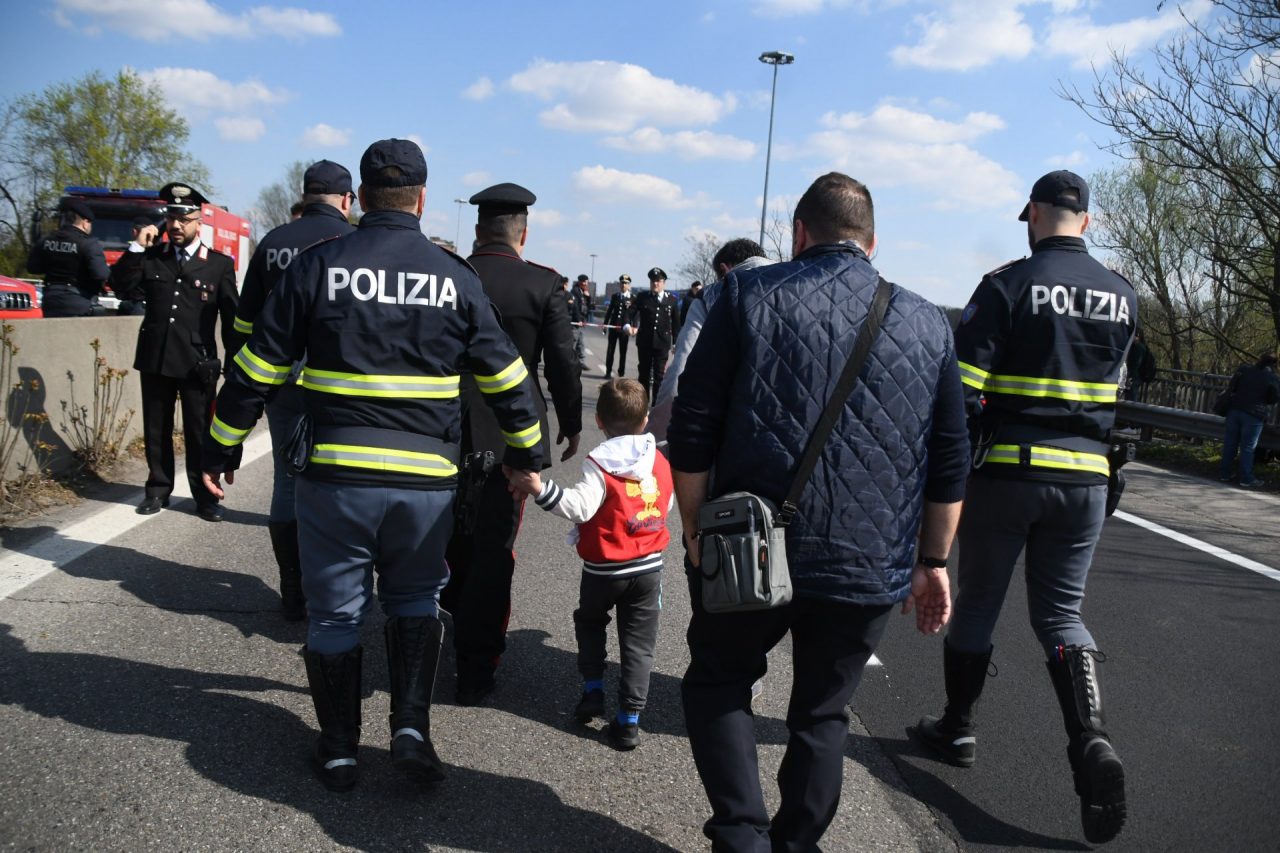 Terrore sul bus dei bambini: voleva fare una strage FOTO