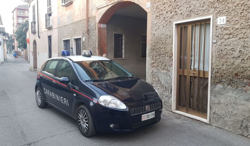 Picchiava la moglie per costringerla a prostituirsi, arrestato a Soresina