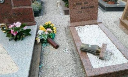 Vandalismi, furti e dispetti: nel mirino il cimitero di Soncino