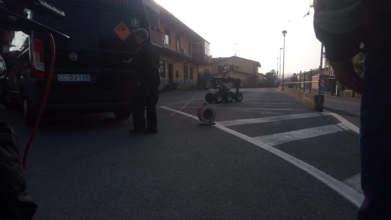 Rapinatore in Posta: “Ho una bomba”: arrivano gli artificieri | Ecco l’esplosione VIDEO FOTO