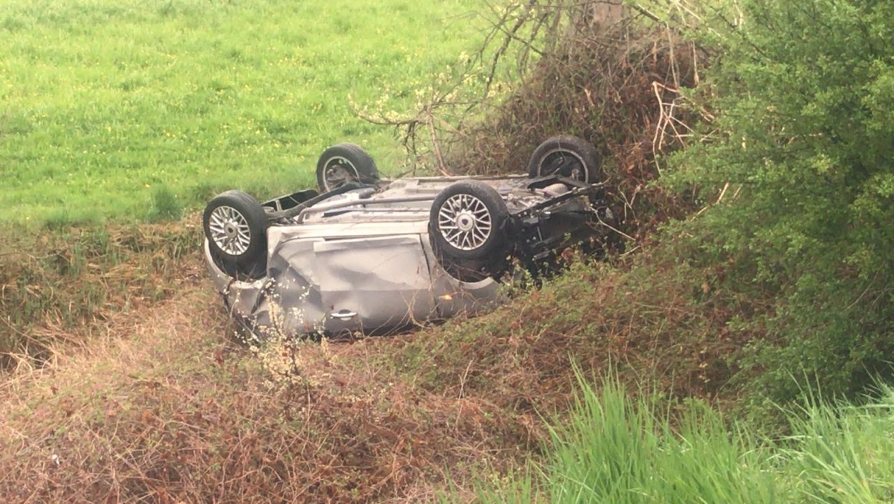 Incidente sulla Sp 1, ventenne ferita a Rivolta