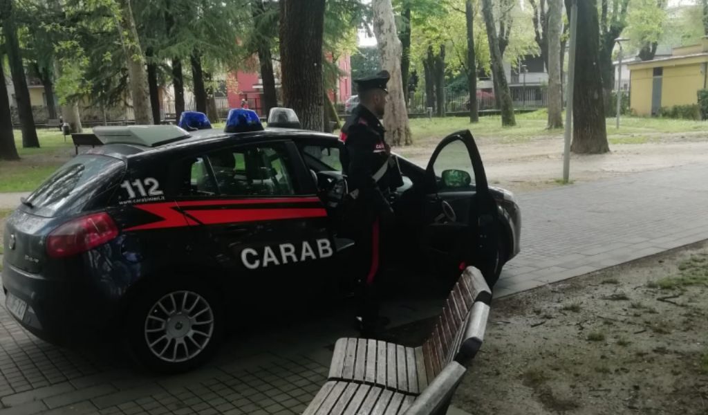 Ferisce gravemente un clochard: 18enne arrestato