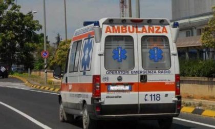 Scontro tra auto, due persone in ospedale SIRENE DI NOTTE