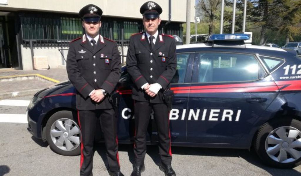 Bus sequestrato: 26mila firme per l’onorificenza al carabiniere eroe che salvò i ragazzi
