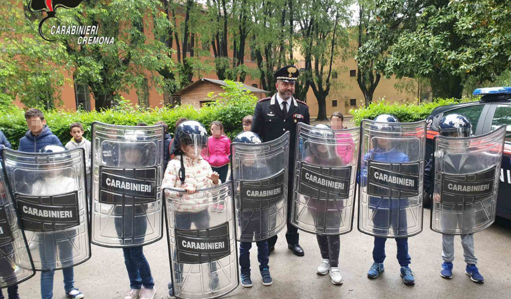 Gli alunni della scuola primaria “Trento e Triste” in visita dai Carabinieri FOTO