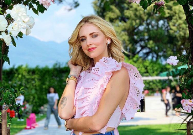 Chiara Ferragni sul Lago di Como per presentare la sua linea di make up FOTO