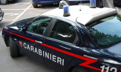 29enne violenta, sequestra e rapina una 70enne: arrestato