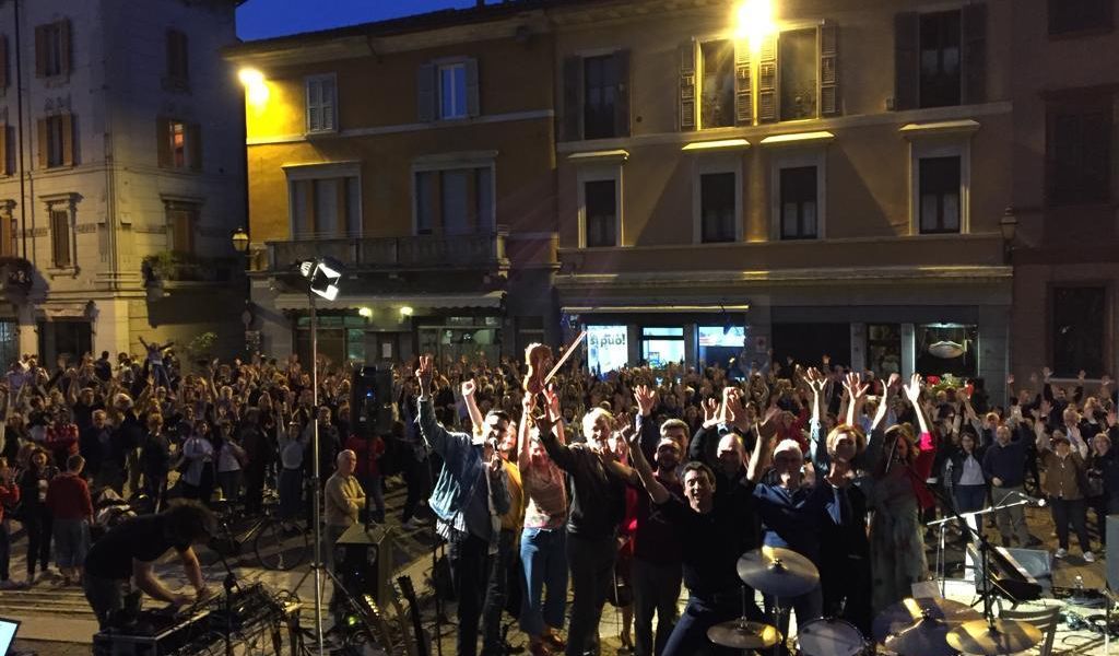 Tra persone, idee e musica: così venerdì Galimberti chiude la campagna