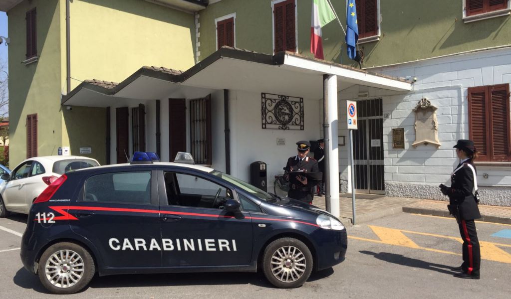 Si spaccia per il fratello dopo incidente: non ha la patente