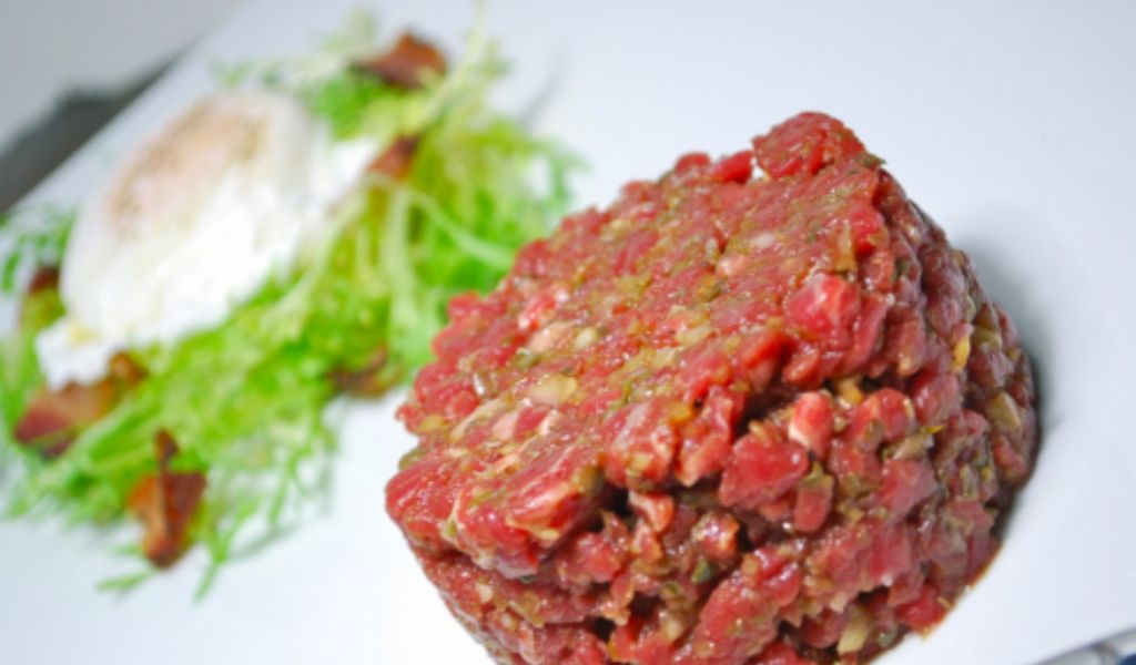 “Tartare bovino adulto a rischio listeria” Lidl Italia richiama un lotto di carne