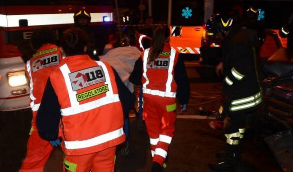 Schianto contro il trattore, ragazzo di 21 anni perde la vita