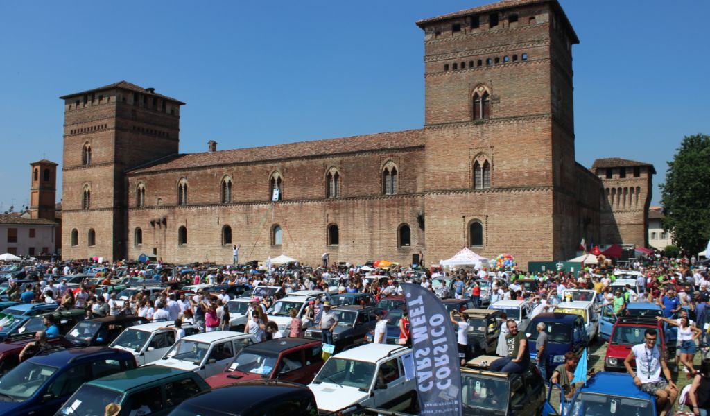 “Panda a Pandino”: 695 Fiat Panda riunite per celebrare il mito della super utilitaria immortale