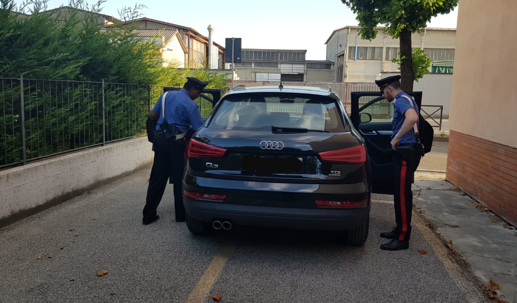 Pensionato “pizzicato” alla guida di auto rubata: “L’ho trovata aperta”