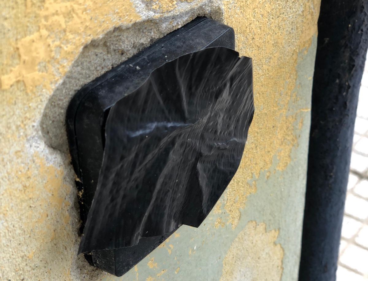 Al cimitero di Gradella ennesimo raid vandalico