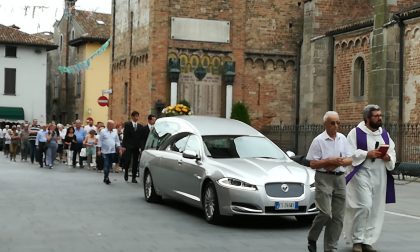 Addio Rico Brighèla, oggi i funerali del giardiniere morto a Rivolta