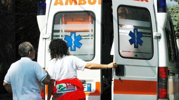 Scontro tra due auto: 7 feriti, 4 sono bambini tra i 3 e i 5 anni