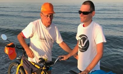 In tandem fino al mare con il figlio non vedente: "Grazie papà"