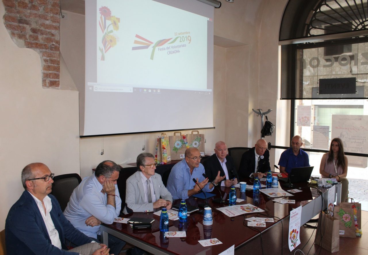 Il 22 settembre a Cremona sbocciano le gerbere del volontariato