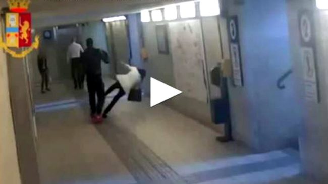 Incubo Kabobo: aggressione gratuita in stazione, due donne ferite VIDEO SHOCK