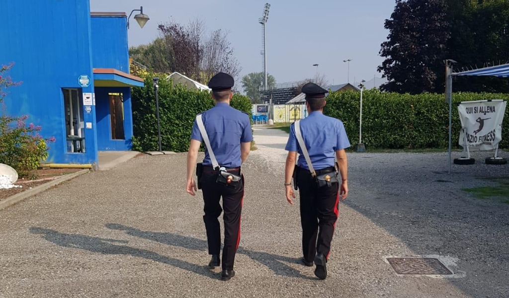 Tenta furto nel bar della piscina comunale di Pizzighettone: preso e denunciato