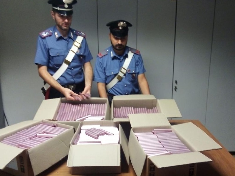 Furto e ricettazione: trovati con oltre 6.000 confezioni di cosmetici