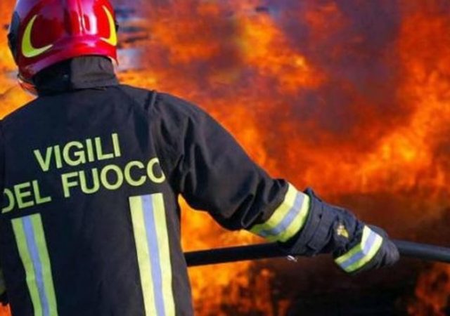 Campi in fiamme tra Cremonese e Casalasco, è caccia al piromane