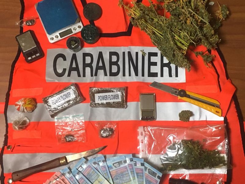 Spaccio di stupefacenti: arrestati due giovani italiani incensurati