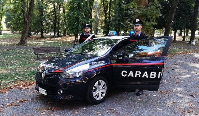 Prima si droga e poi si mette alla guida: denunciata 27enne