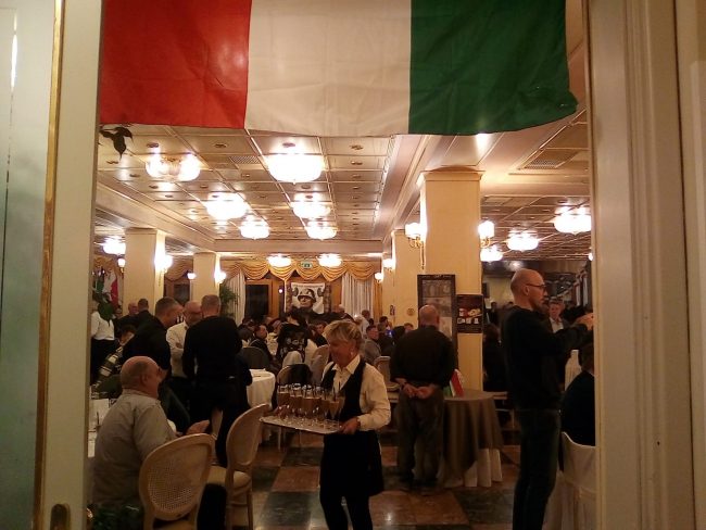 Cena fascista a Salò: 360 presenti e non mancano le polemiche