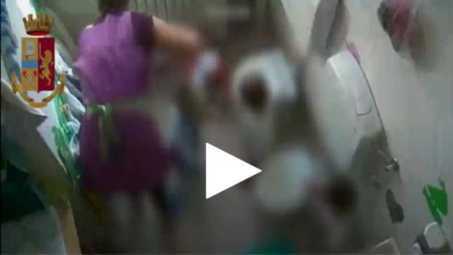 Maltrattamenti all’asilo, maestre arrestate: tra loro anche una suora