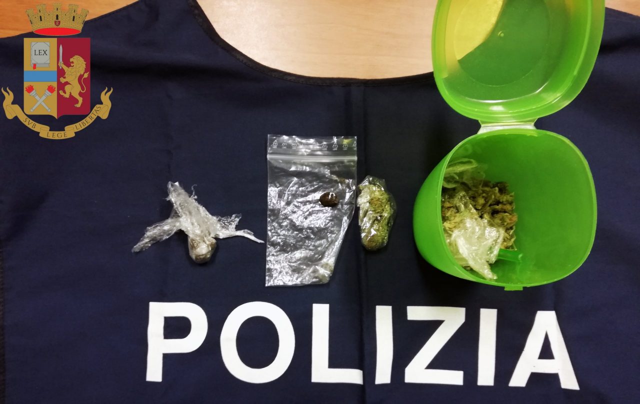 Controlli antidroga a scuola: segnalati due studenti