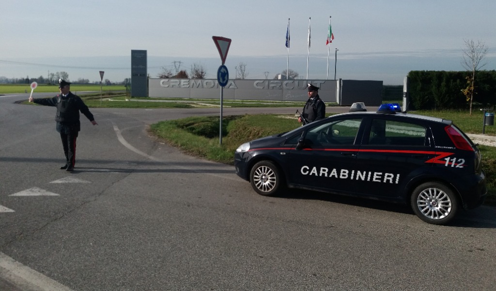 Rubava dalle auto parcheggiate al “Cremona Circuit”: denunciato 23enne