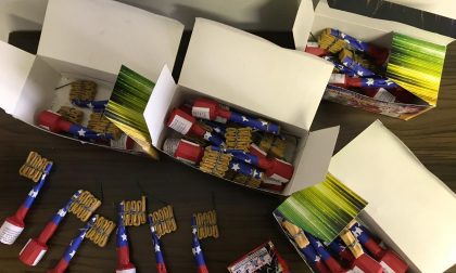 Fuochi d'artificio venduti illegalmente in profumeria: maxi sequestro FOTO