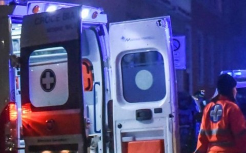 Scontro tra due vetture a Cremona: due feriti in ospedale SIRENE DI NOTTE