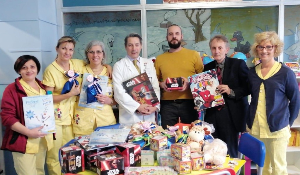 L’Associazione Bi.Genitori porta un sorriso e tanti doni ai reparti di Pediatria di Cremona e Oglio Po