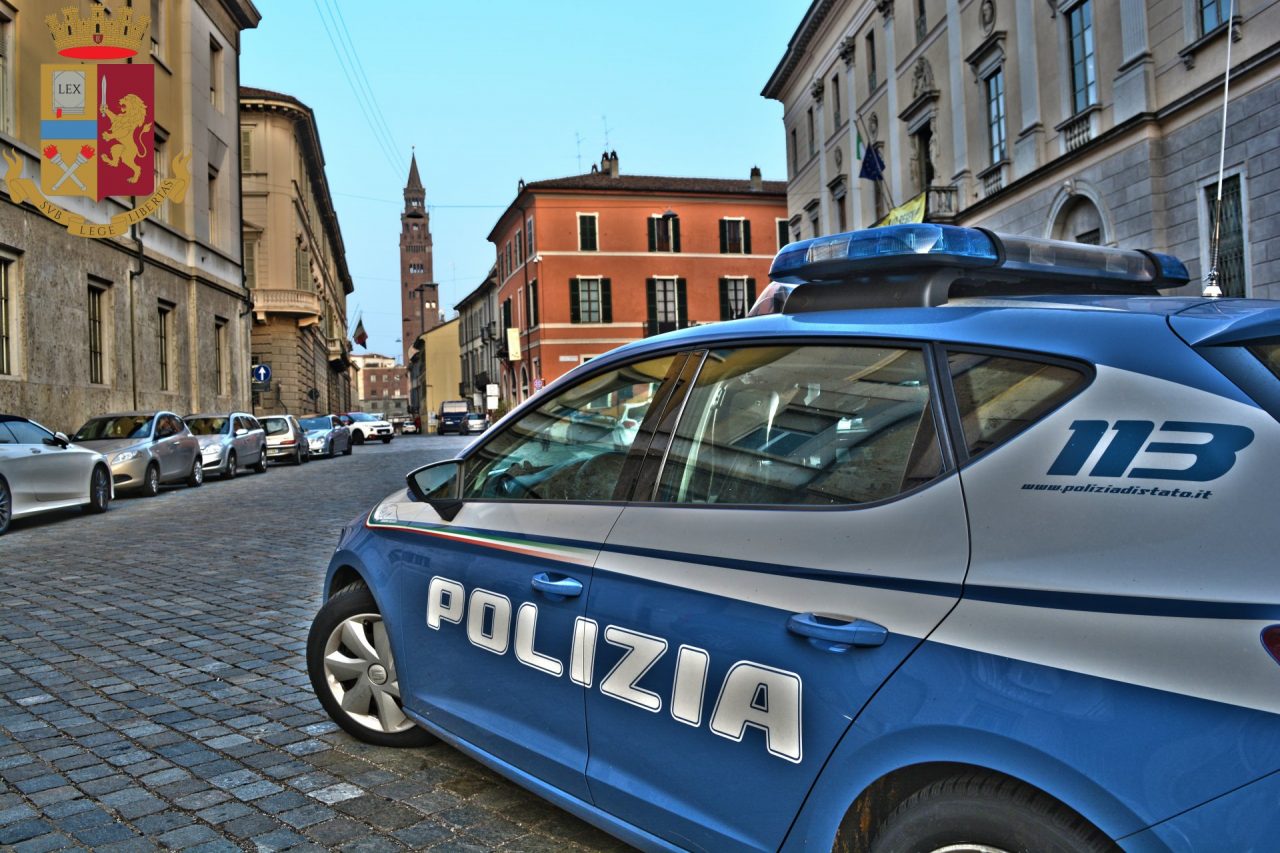 Nigeriano irregolare rimpatriato e rumeno arrestato per evasione