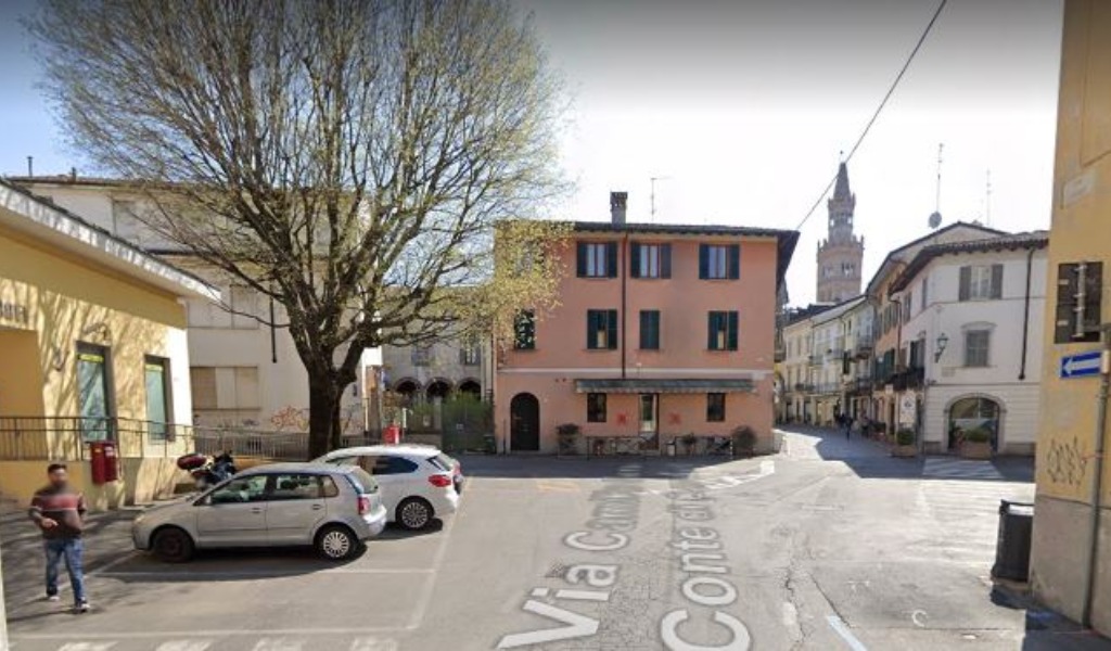 Crema: dissesto di via Cavour, cadute a ripetizione