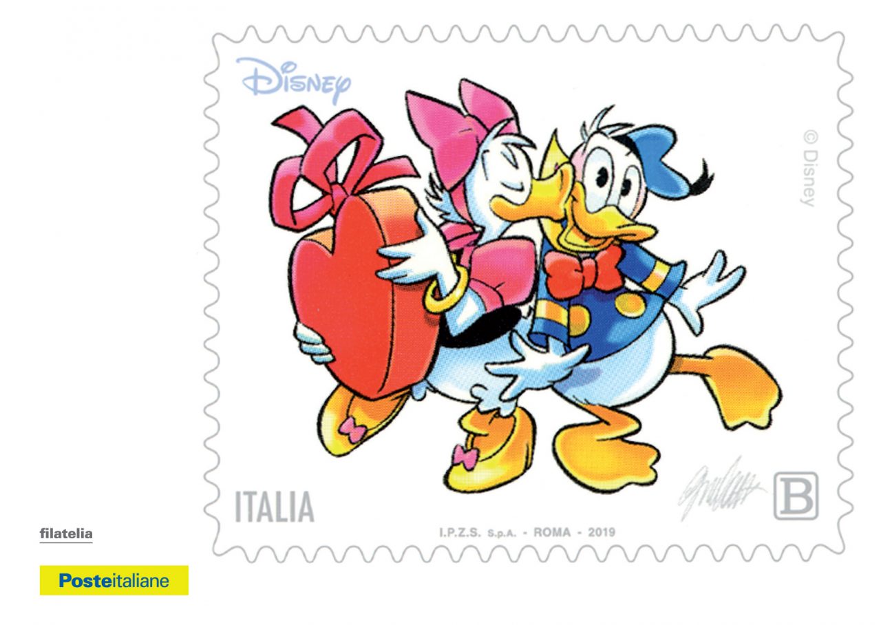 San Valentino, negli uffici postali di Cremona le cartoline per gli innamorati