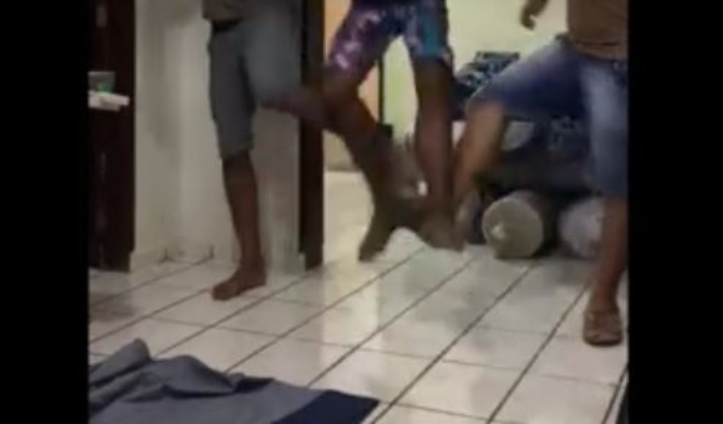 Skullbreaker Challenge, l’ultima inquietante (e pericolosa) sfida su TikTok VIDEO