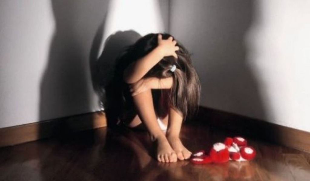 Abusi sulle nipoti (una minore di 10 anni), arrestato pensionato 75enne