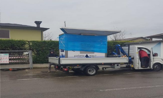 Casa dell’acqua sul parcheggio disabili: l’Amministrazione di Vailate respinge l’accusa