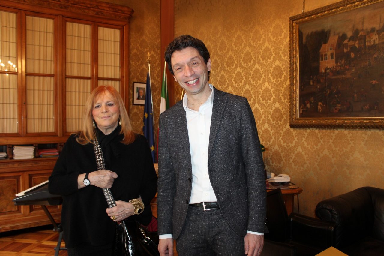 L’infettivologa Claudia Balotta ricevuta a Palazzo Comunale dal Sindaco Galimberti