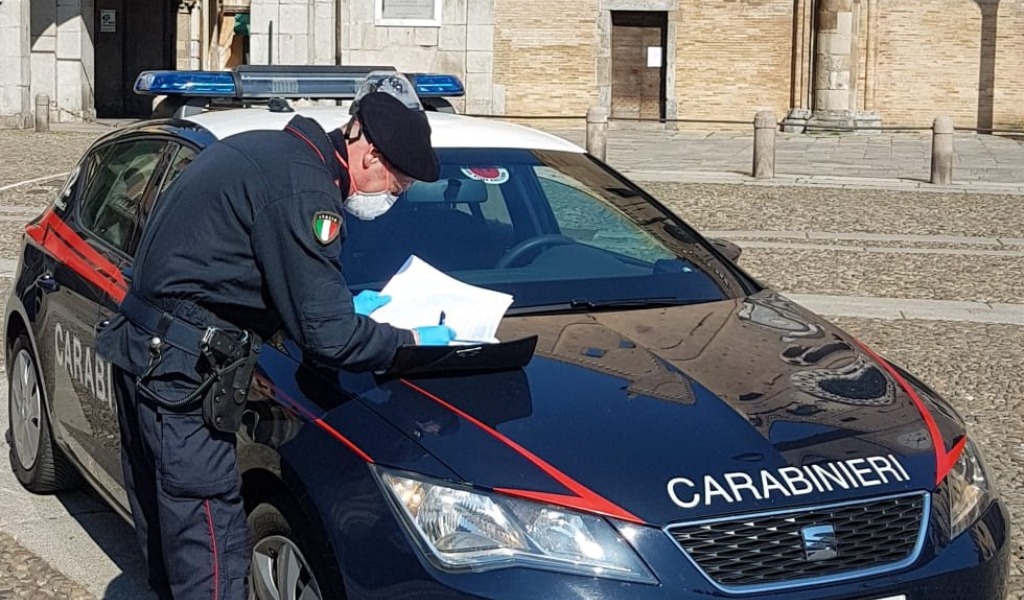 In auto in cinque con la cocaina sotto il sedile: la paura del virus non li ferma, i Carabinieri sì
