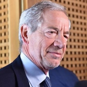 Guido Bertolaso positivo al Coronavirus: “Vincerò anche questa battaglia””