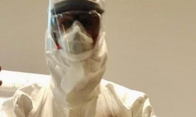 L’inferno del Covid-19 in Lombardia raccontato da un’infermiera: “Noi, gli unici vicino ai pazienti”